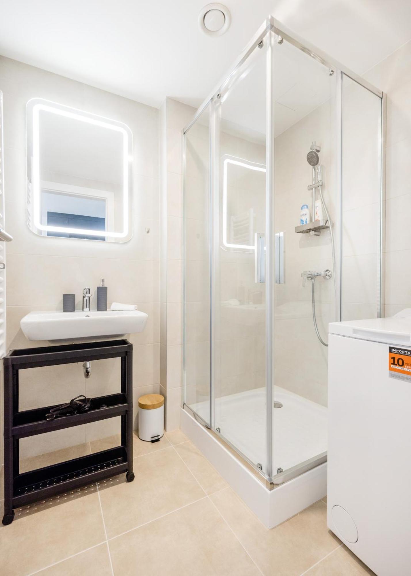 Sleek Apartment With Balcony And Parking Budapest Ngoại thất bức ảnh