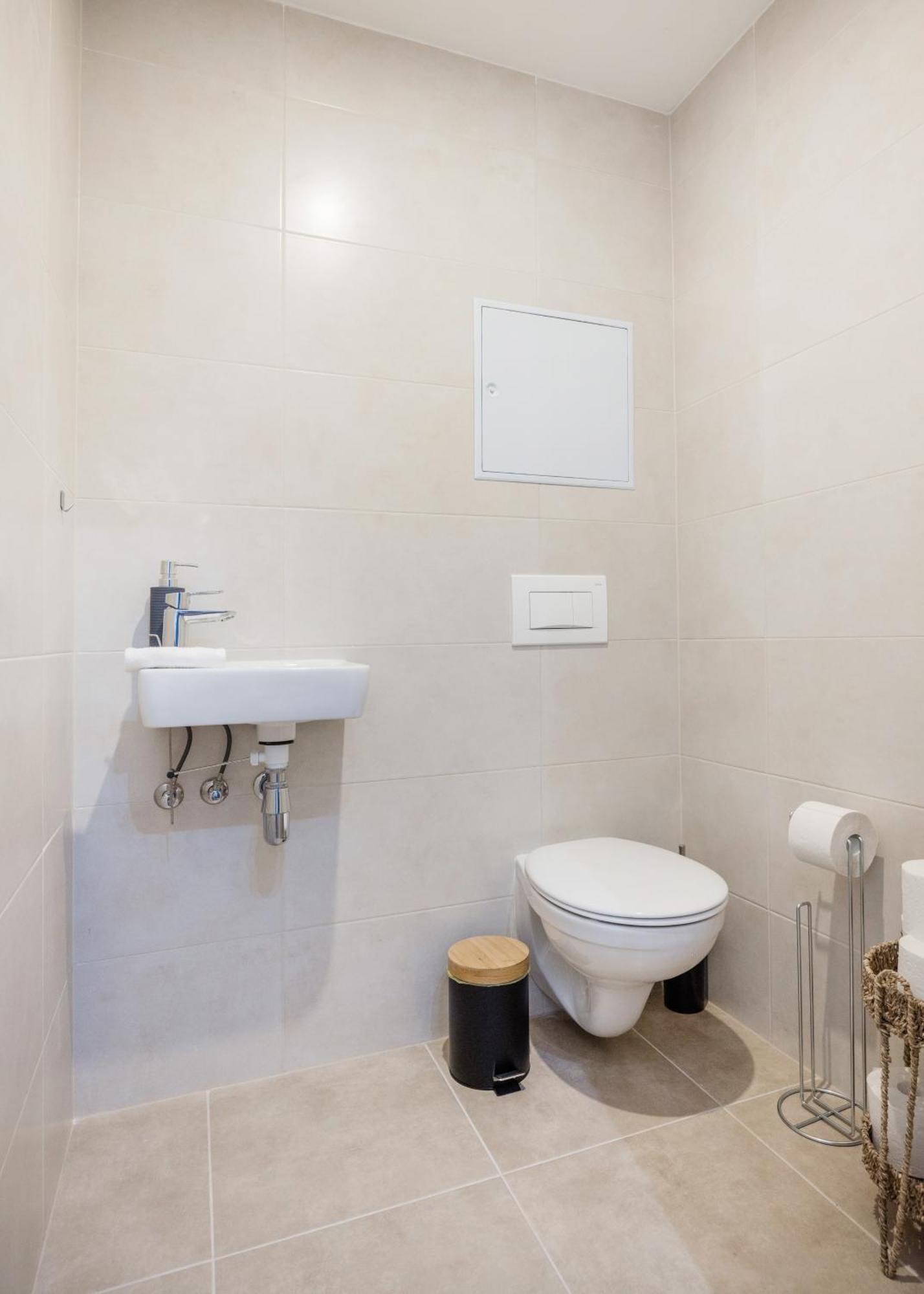 Sleek Apartment With Balcony And Parking Budapest Ngoại thất bức ảnh