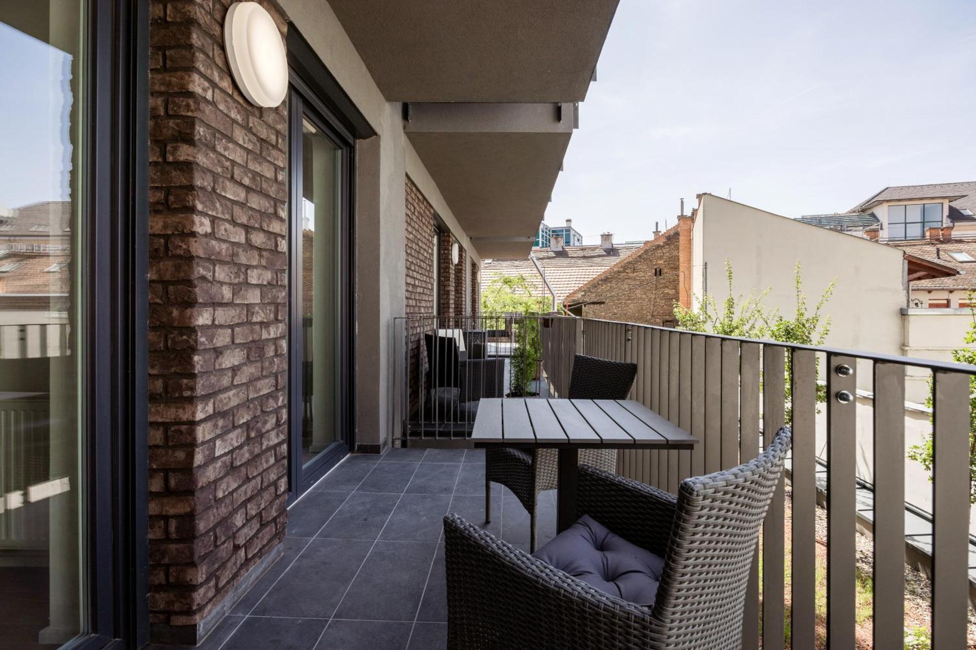 Sleek Apartment With Balcony And Parking Budapest Ngoại thất bức ảnh